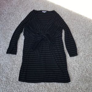 A Pea in the Pod long sleeve striped with tie